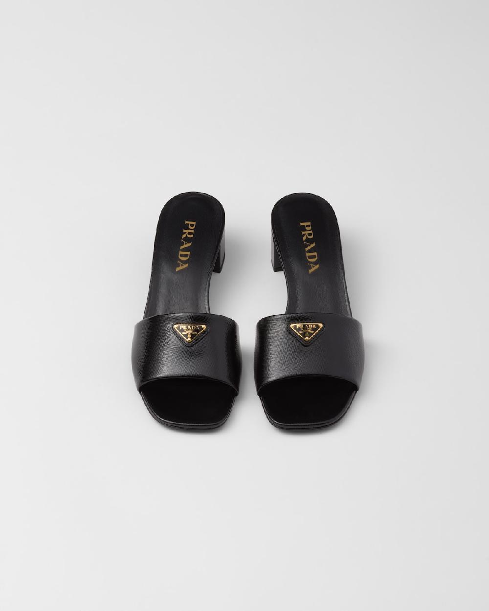 Prada  Sandalias de charol en piel Saffiano Ofertas de temporada