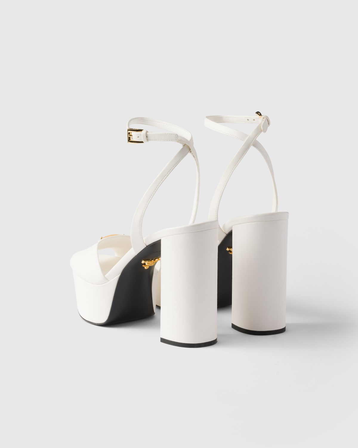 Prada Sandalias de napa con plataforma 2025