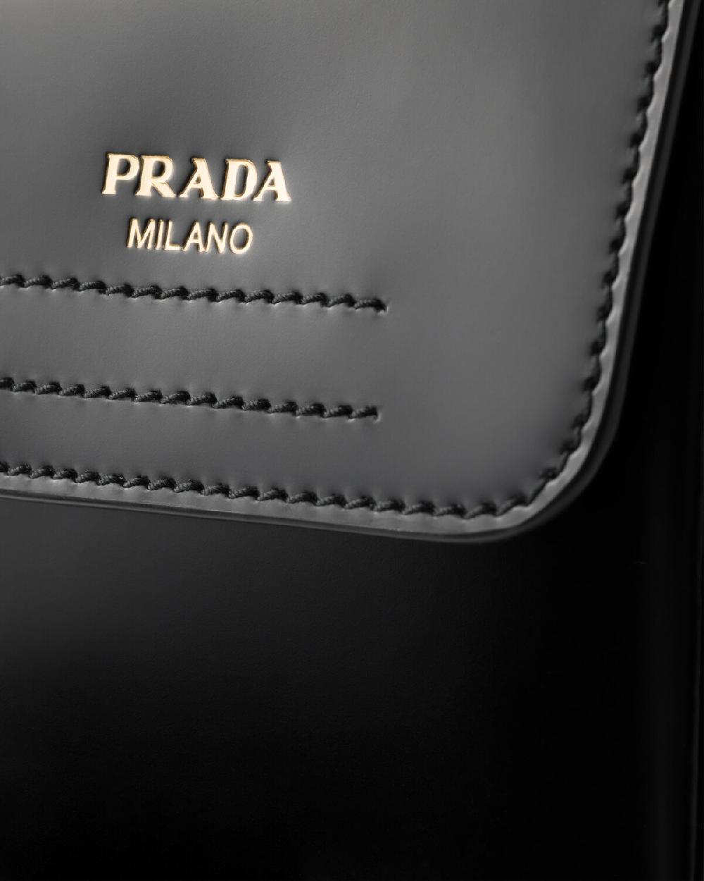 Prada Botas de piel cepillada con pouch Tienda