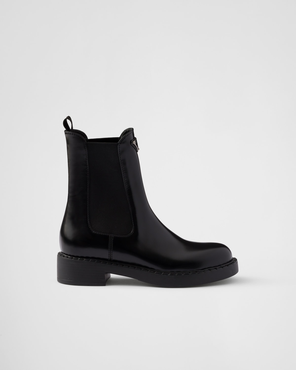 Prada Botas Chelsea de piel de becerro cepillada Liquidación