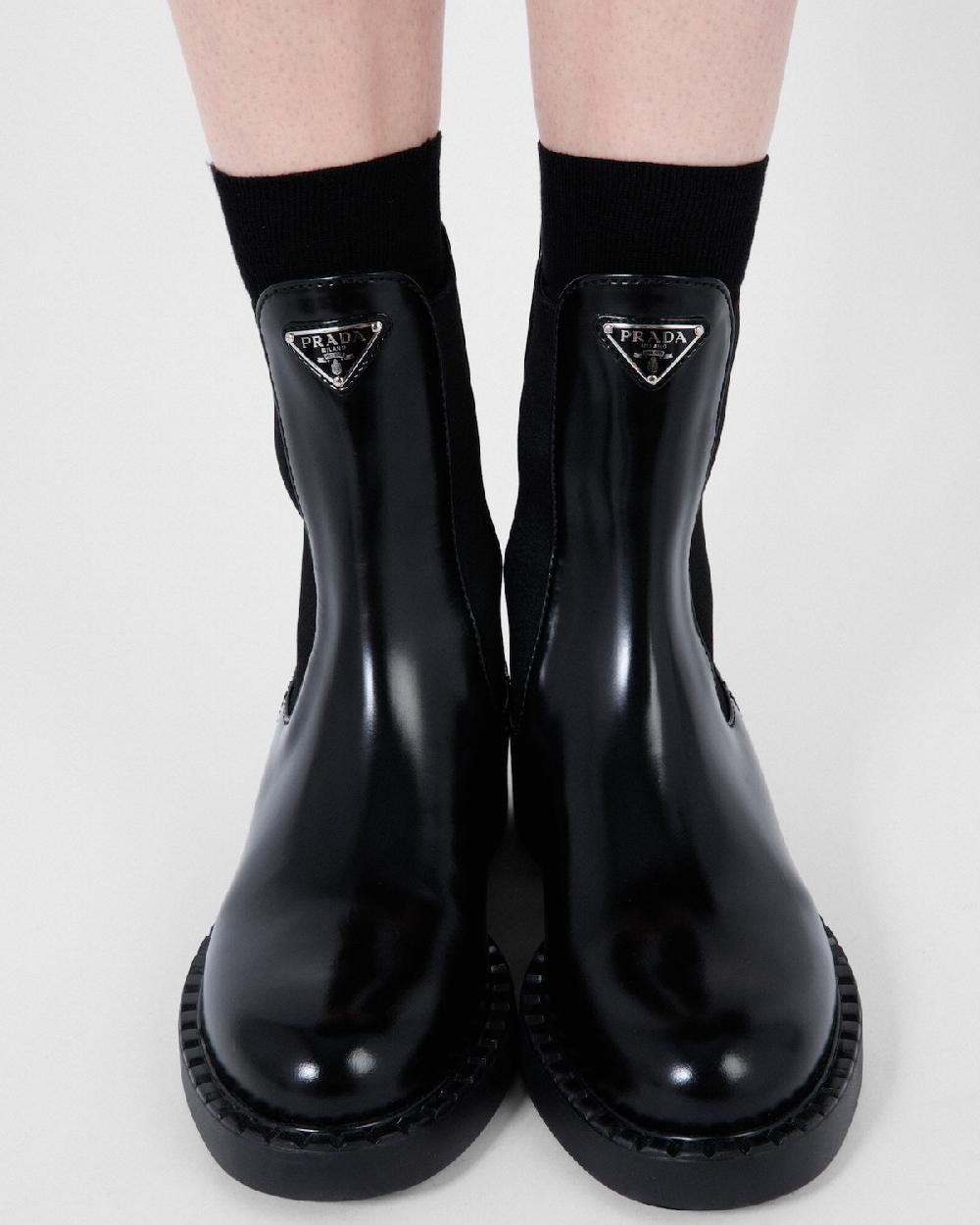 Prada Botas Chelsea de piel de becerro cepillada Liquidación