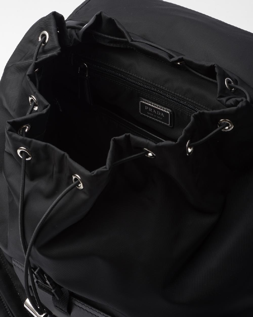 Prada Mochila de piel y Re-Nylon Ofertas especiales