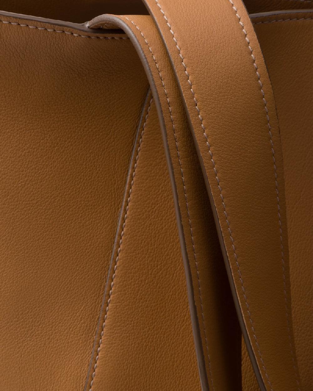 Prada Bolso tote de piel Ofertas