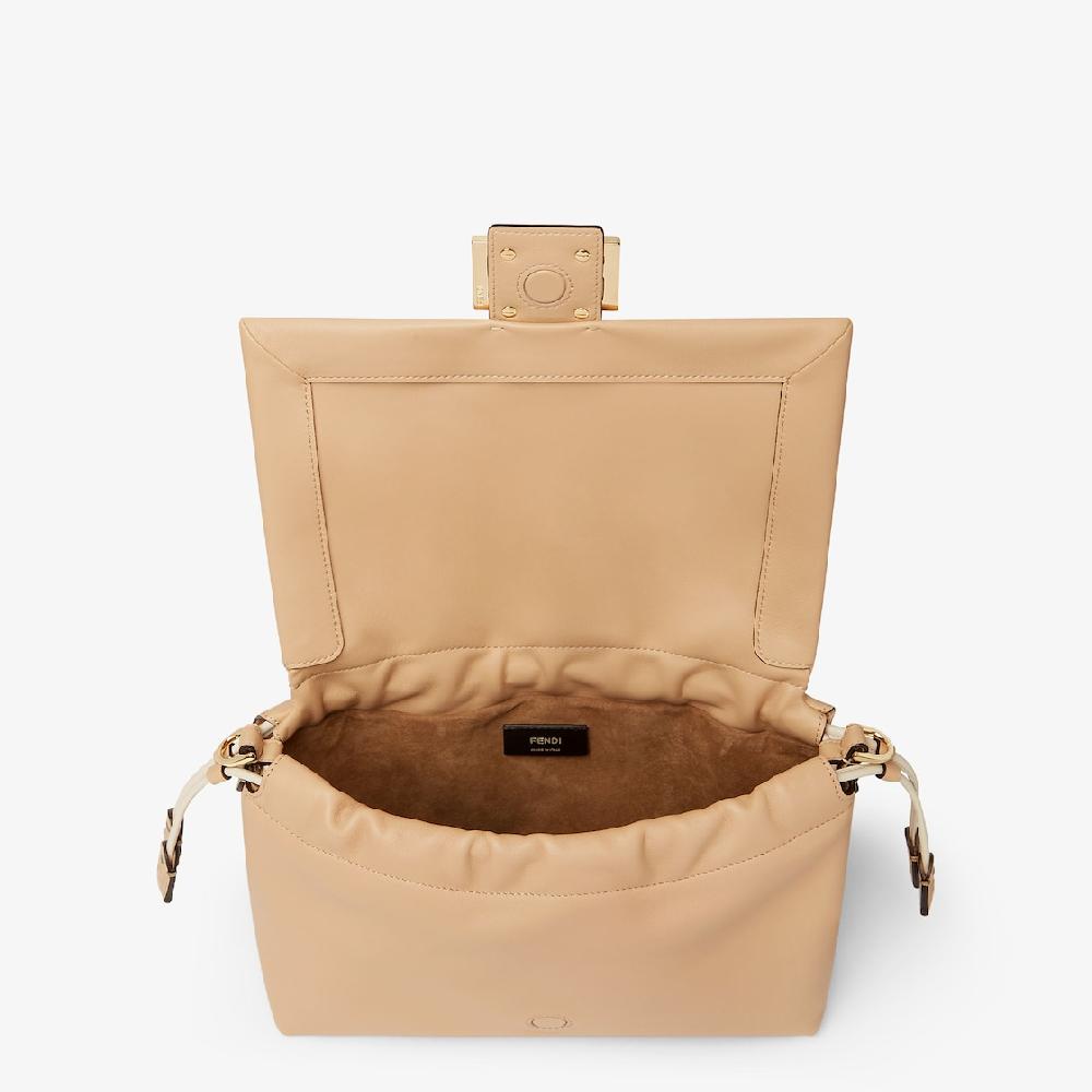 Fendi Mamma Baguette Medium Precio de fábrica