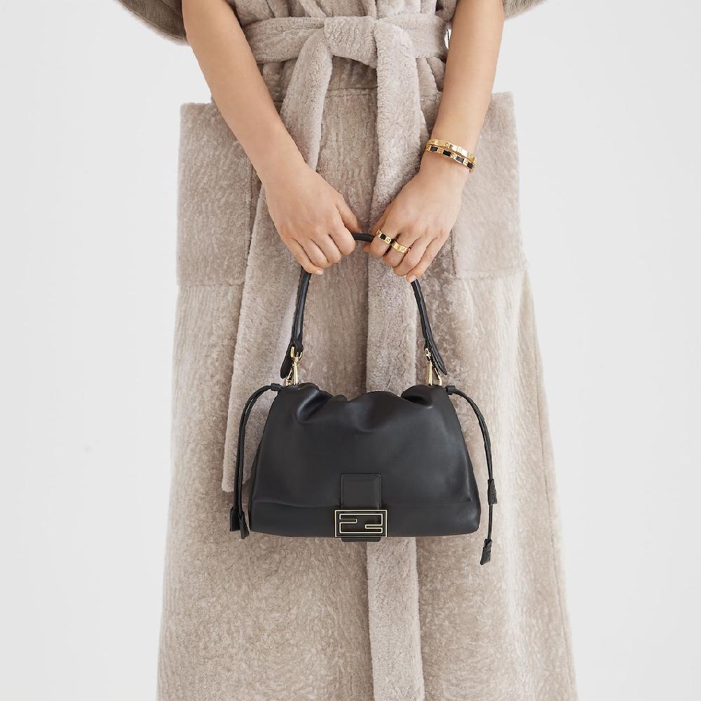 Fendi Mamma Baguette Medium Envío internacional gratuito