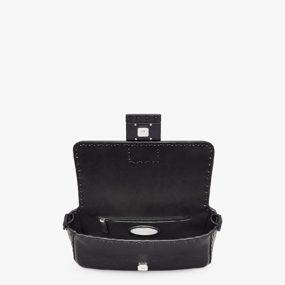 Fendi Baguette regular Solo hoy