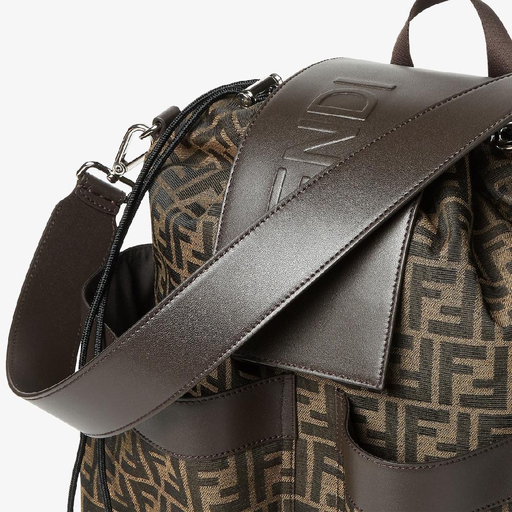 Fendi Fendi Strike grande Grandes ahorros
