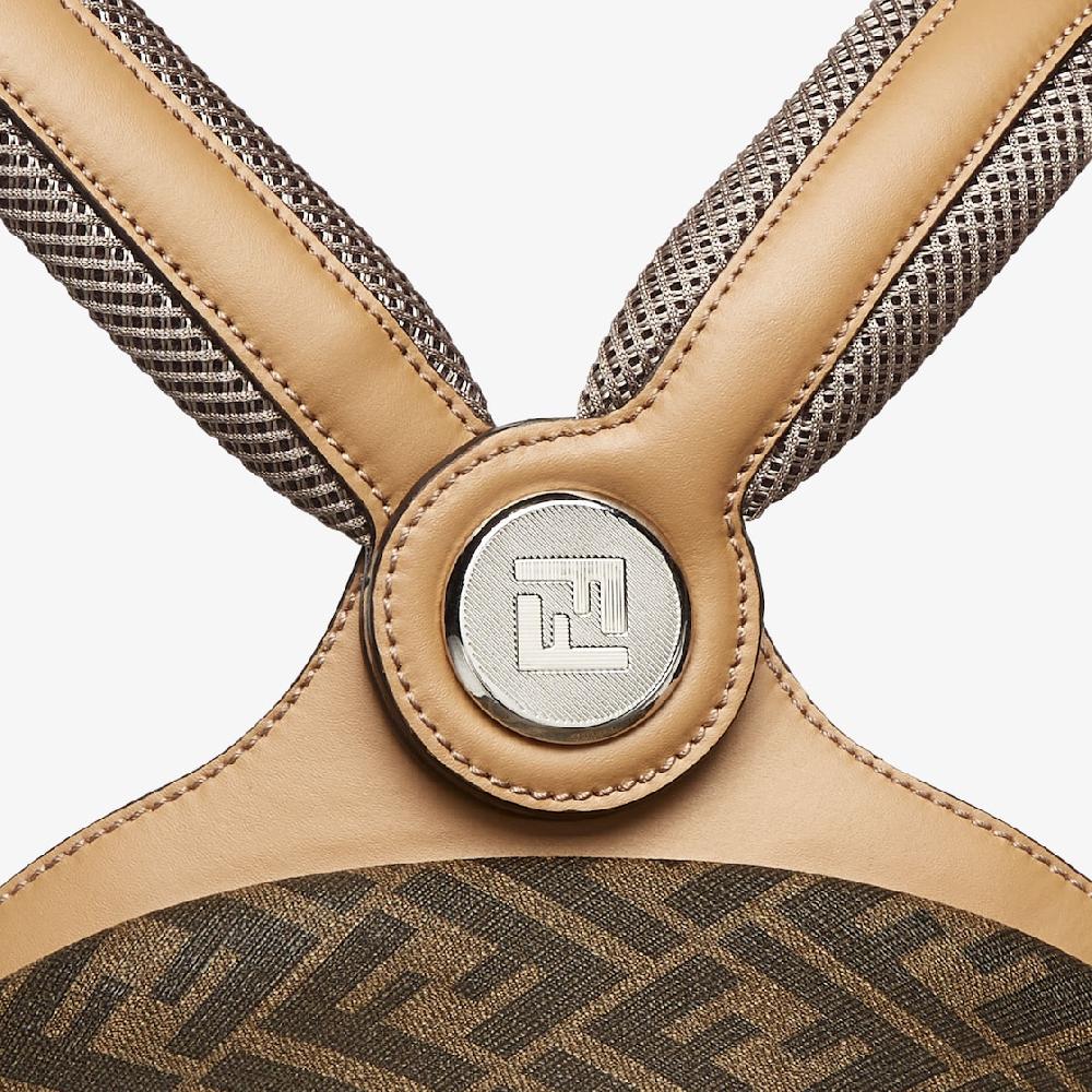 Fendi Fendi Chiodo mediana Fendi Diagonal Devoluciones gratuitas