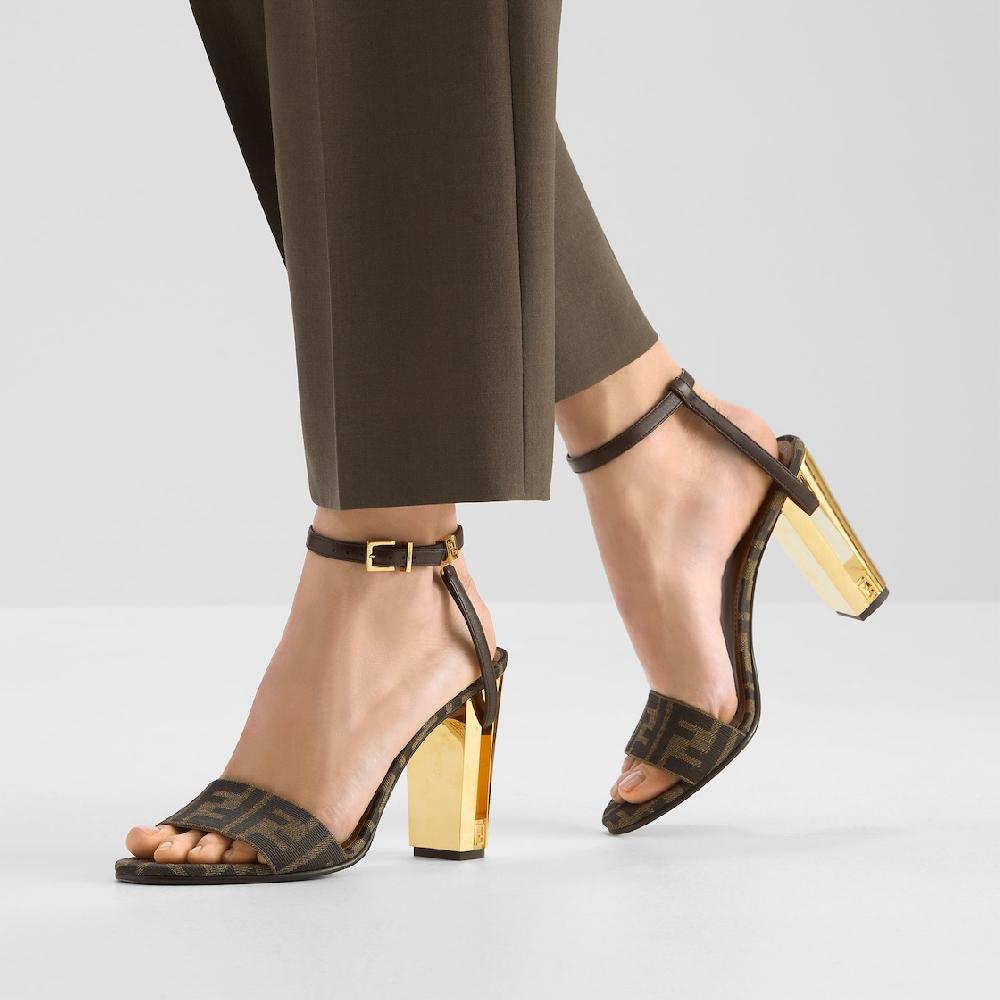 Fendi Delfina ÚLTIMAS EDICIONES