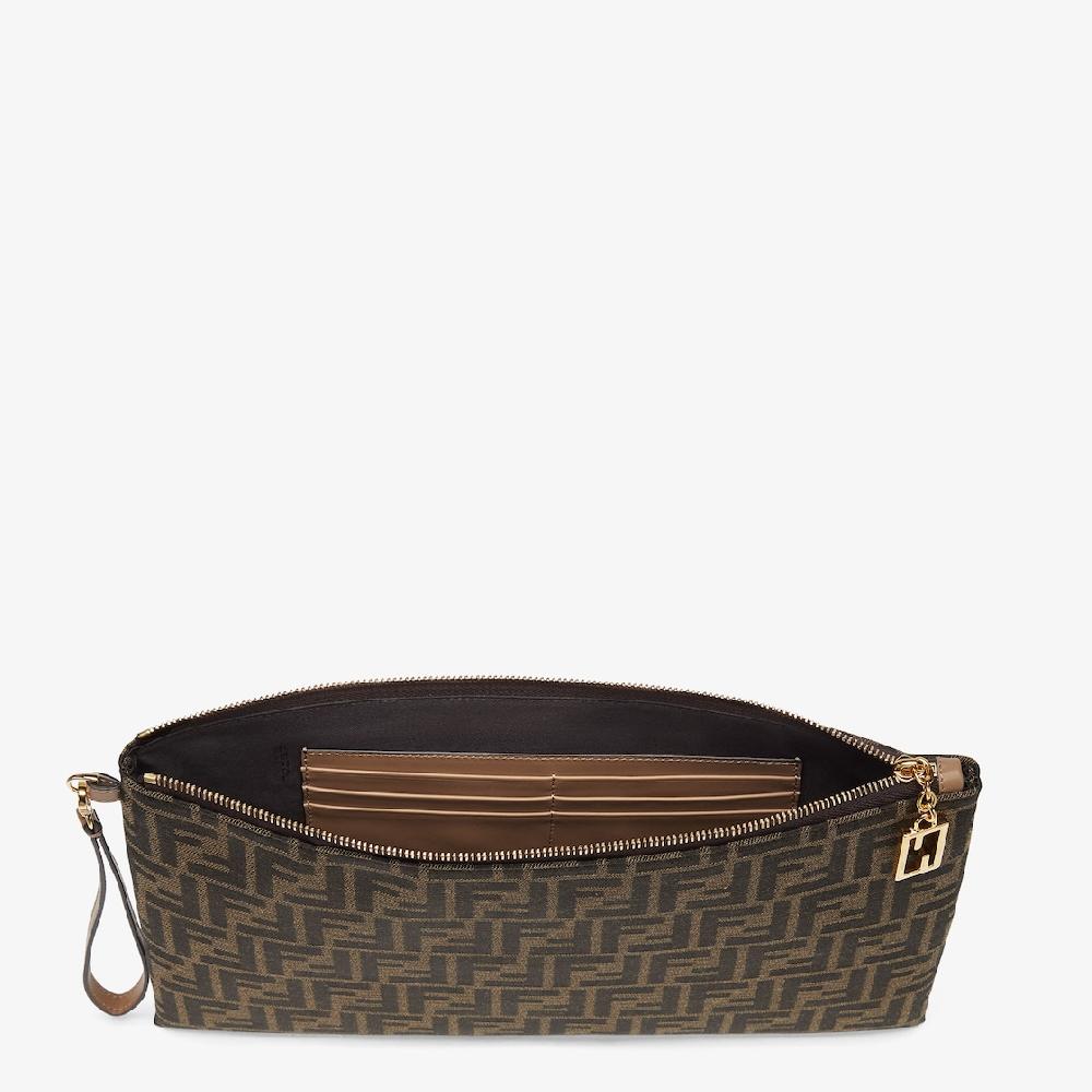 Fendi Cartera plana Baguette grande Rebajas de fábrica