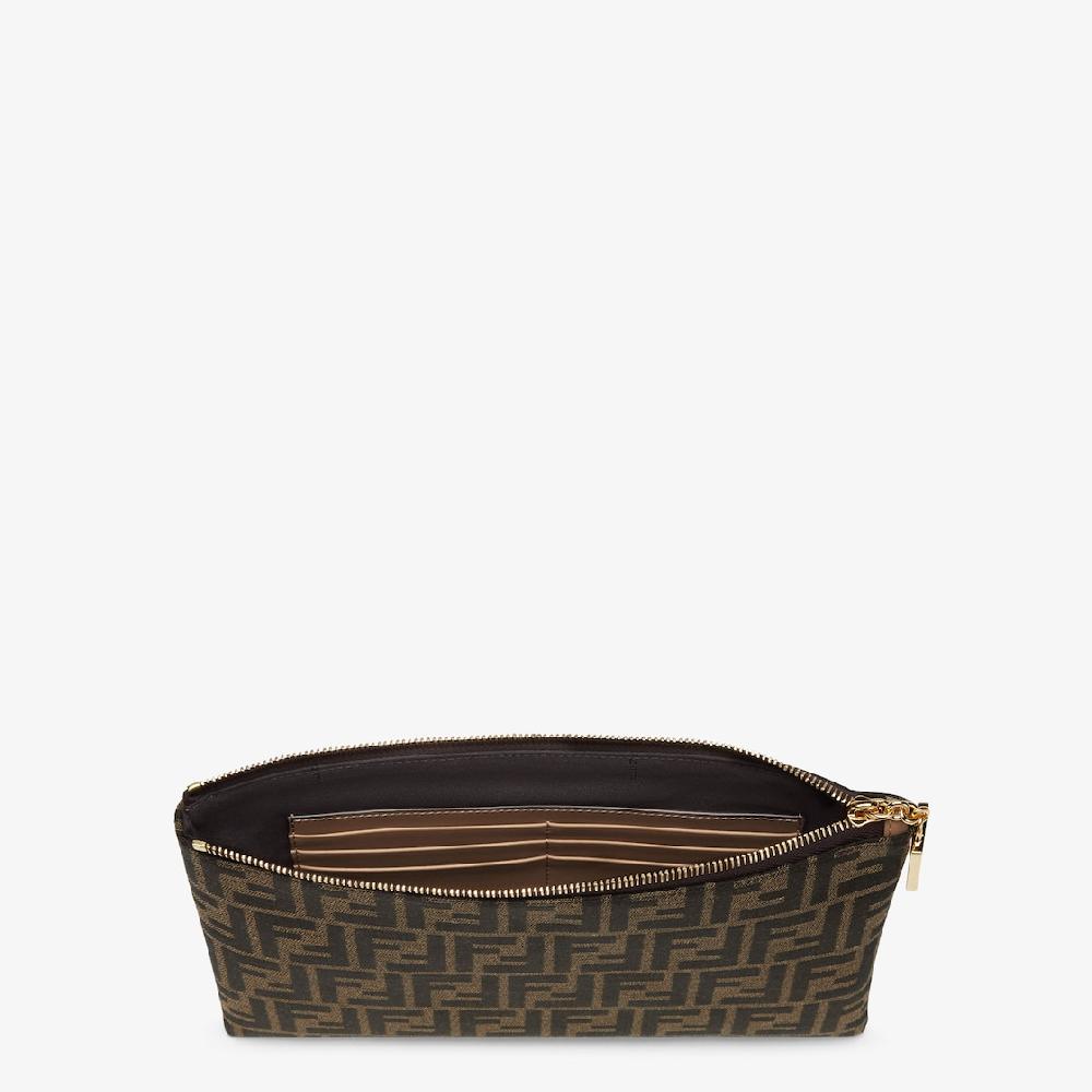 Fendi Cartera plana Baguette mediana Los más vendidos