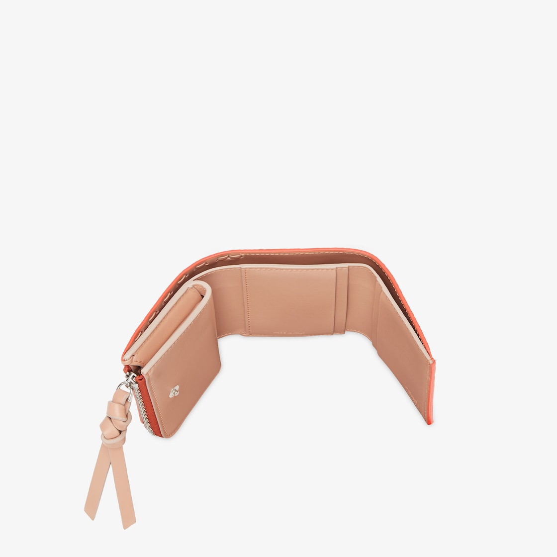 Fendi Micro Trifold Peekaboo Último día