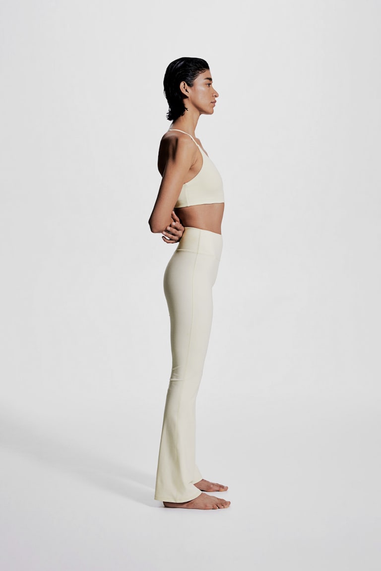 H&M Leggings de deporte acampanados con SoftMove™ - Blanco - MUJER Superdescuento