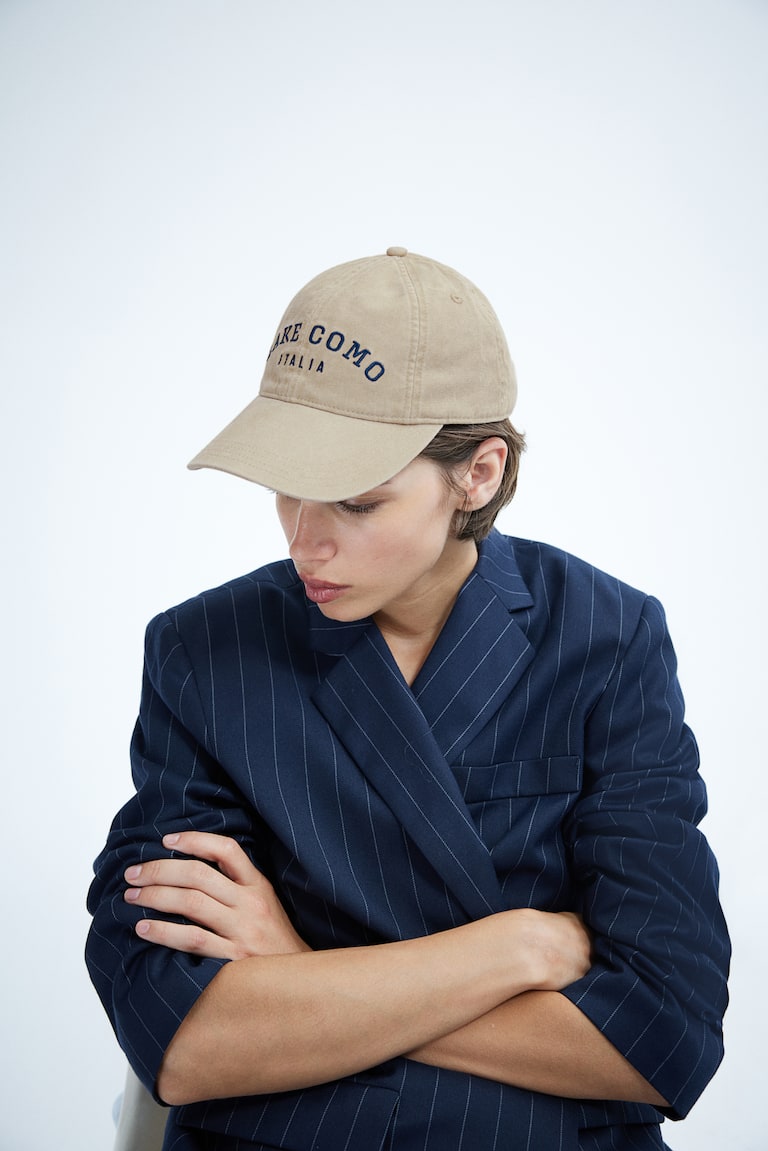 H&M Gorra de sarga con motivo bordado - Beige claro/Tribeca - MUJER En oferta