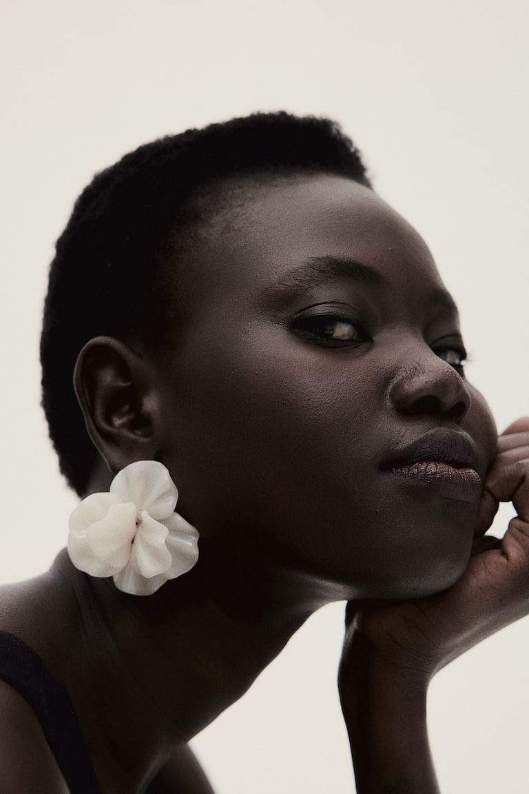 H&M Pendientes de botón en forma de flor - Rosa empolvado - MUJER Solo hoy