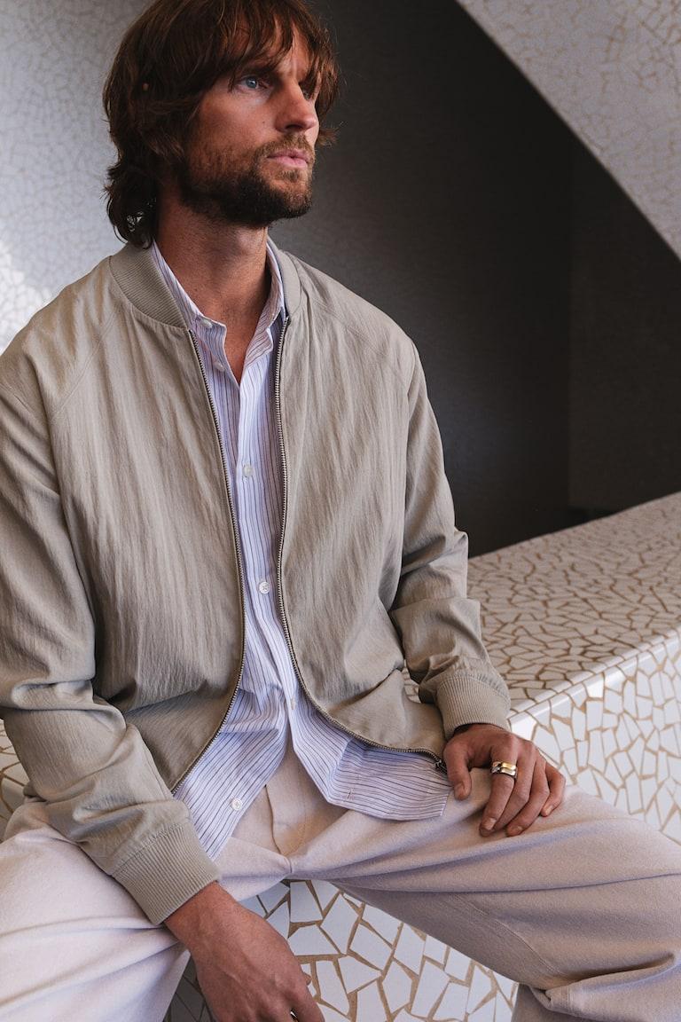 H&M Cazadora bomber en mezcla de lyocell Regular Fit - Gris oscuro - HOMBRE Tienda de fábrica