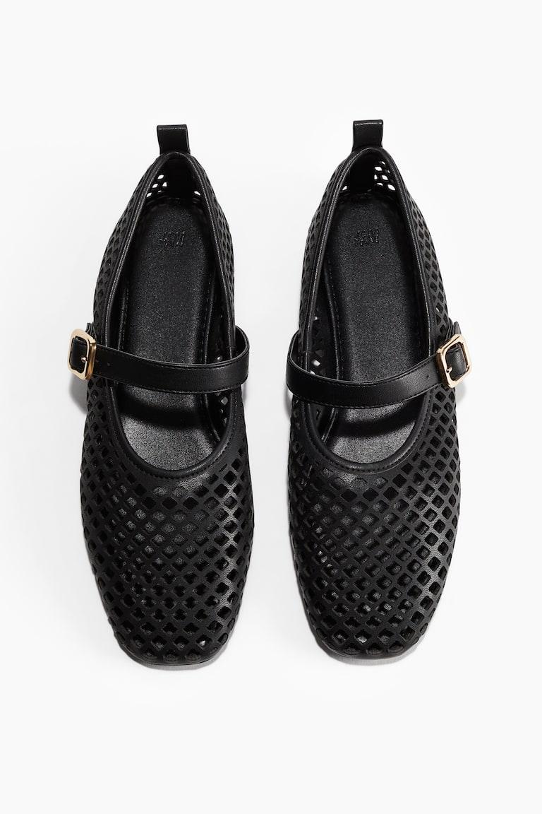 H&M Bailarinas estilo merceditas con diseño calado - Beige claro - MUJER Descuentos del mes