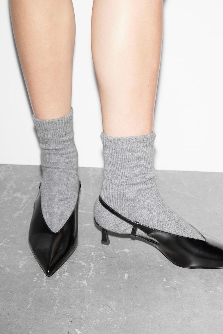 H&M Zapatos de tacón destalonados clásicos de piel - Azul claro - MUJER Promoción trimestral