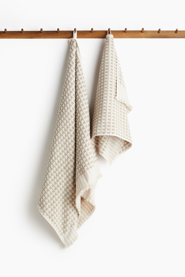 H&M Toalla de mano estampada en algodón rizado - Verde/Lunares - HOME Devoluciones gratuitas